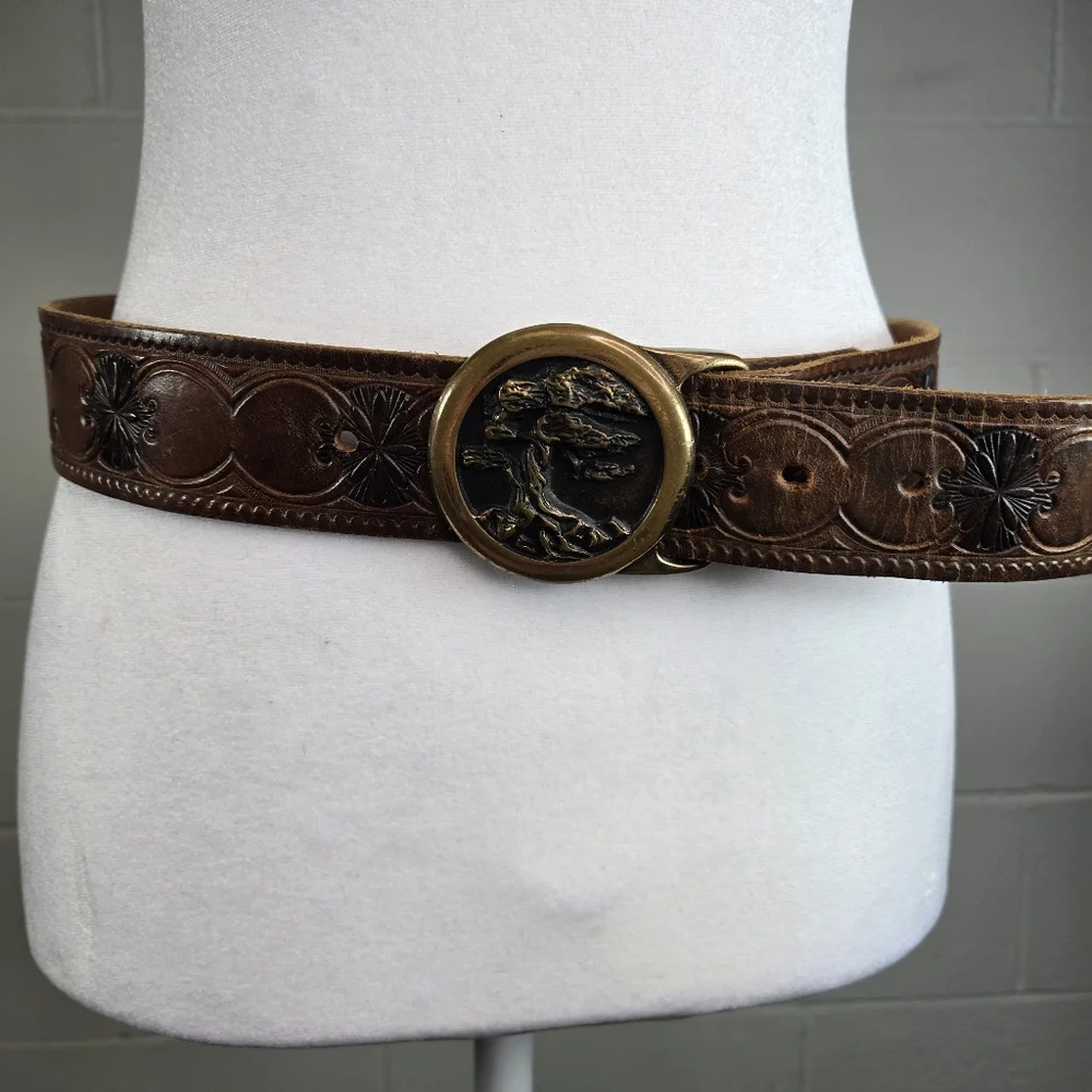 Vtg 1978 Tech Ether Guild Bristlecone Pine tree brass  buckle leather Belt